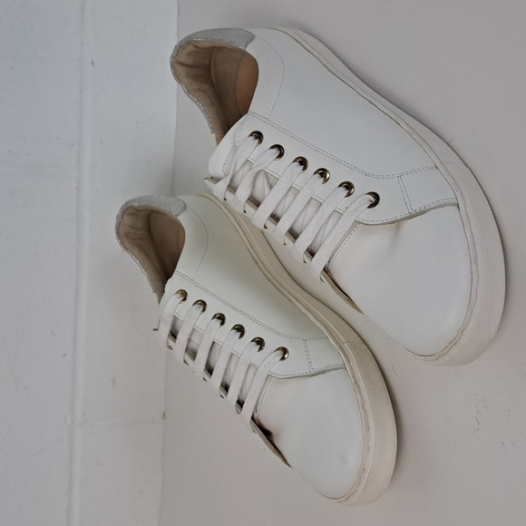 Elegant White and Silver Women's Sneakers - Picture 15 of 15